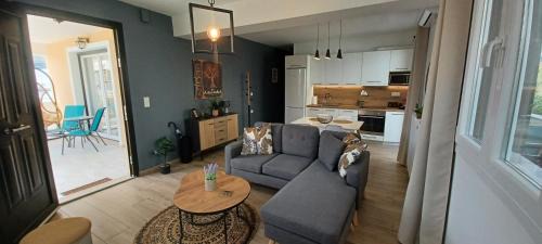 Mytilene Apartment | Garden Seaview Luxury Apartment with private parking