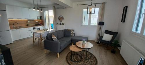 Mytilene Apartment | Garden Seaview Luxury Apartment with private parking