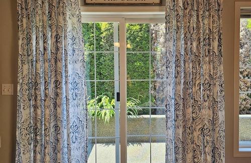 Saanich House | Garden suite near wineries & gardens
