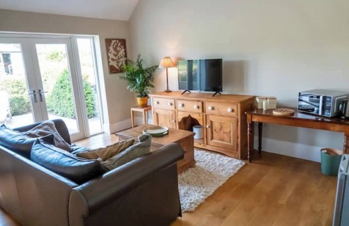 Shoreham Apartment | Garden View Apartment