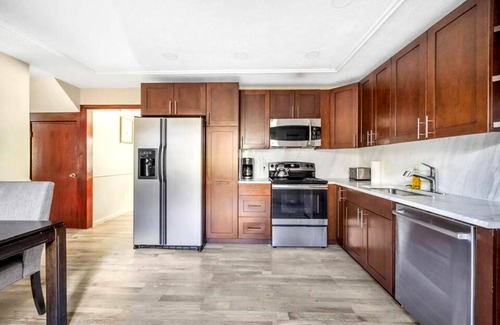 Tobyhanna Villa | Garden View Home