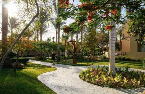 Sharm El Sheikh Resort | Garden View Room – Steps from Nubian Beach & Tranquil Waters