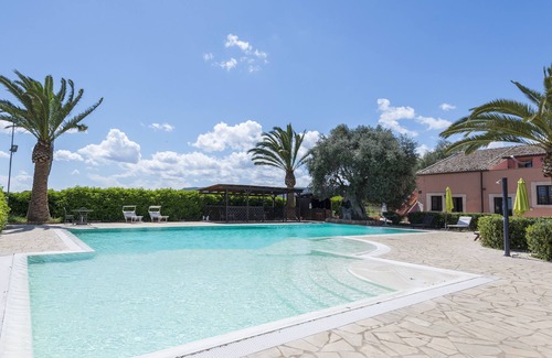 Maeggio Apartment | Garden View Suite - Hotel Lady Lusya ★