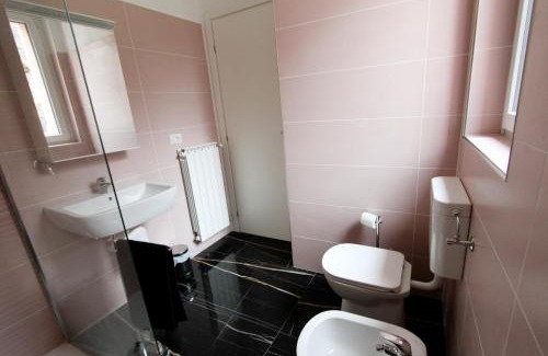 Olgiate Comasco Apartment | Garden Villa - Villa con frutteto nei pressi del Lago di Como