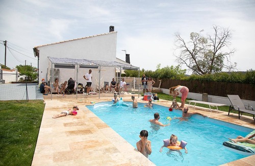 Martigues House | Garden with swimming pool for 50 people