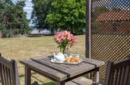 Woodbridge House | Gardeners Den - One Bedroom House, Sleeps 2