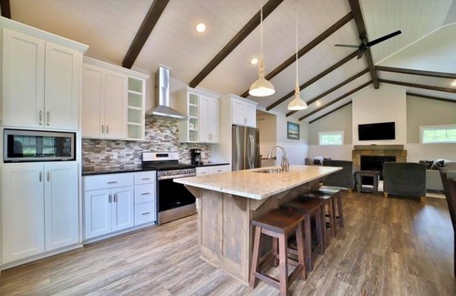 Pequot Lakes Resort | Gardenview Home w/Dock on the Whitefish Chain, Outdoor Pool, Pickleball & More
