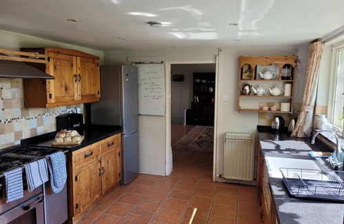 South Brent House | GARFIELD HOUSE, pet friendly, with open fire in South Brent