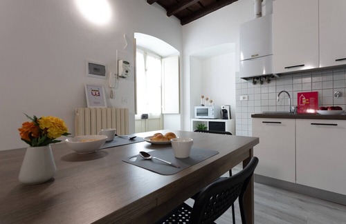 Roman Quarter Apartment | Garibaldi Ten by Wonderful Italy
