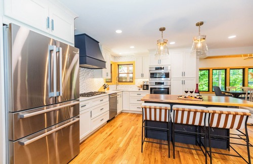 Lake Lure House | Garner Cove Lake House 4BR 3BA lakefront w/dock, fire pit, game room