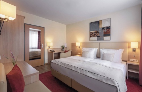 Wandsbek Hotel | Garner Hotel Hamburg Wandsbek Marktplatz by IHG
