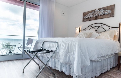 Ponta Delgada House | Garoupas Inn