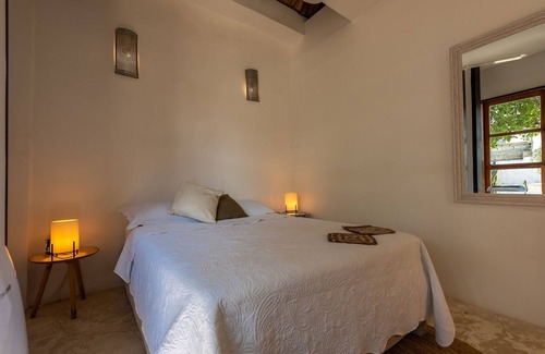 Bocachica Cabin | Garraf Room /Pool/Wifi/Near Ocean