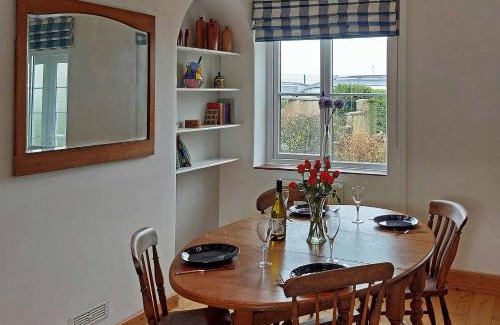 Barmouth House | Garreg Wen - White Stone, family holiday home