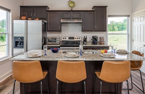 Flat Rock House | Garrett Place-accessible, Near Marked Tree Winery