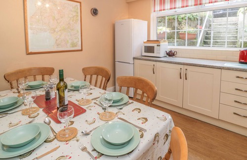 Porthmadog Cottage | GARTH CRAIG, family friendly, character holiday cottage in Porthmadog
