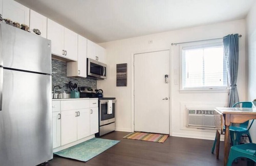Melrose Condo | Garth - The Dance - Free Parking