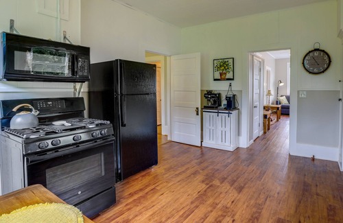 Bellville House | Gas Grill & Private Yard: Home in Bellville