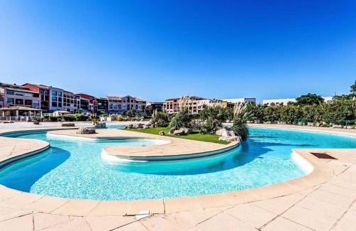 Gassin Apartment | GASBRU - Golfe de St-Tropez - Rez de jardin T2 cabine avec accès plage piscine et tennis