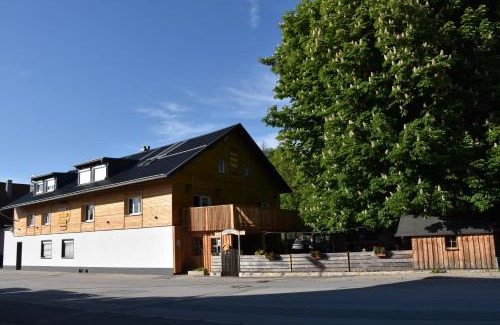 Oberdorla House | Gasthaus und Pension Halli-Galli