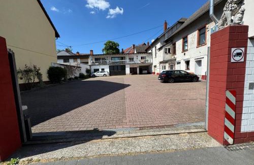 Sossenheim House | Gasthaus zum Löwen