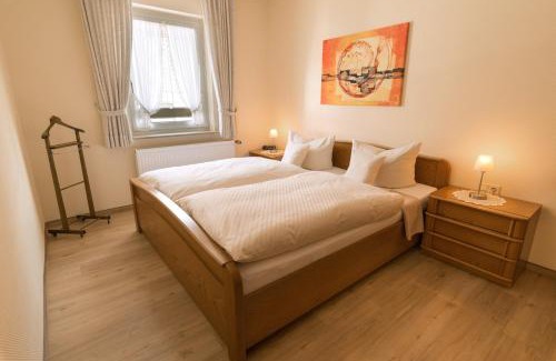 Eimelrod Apartment | Gasthof-Ferienwohnung Zur Zweere