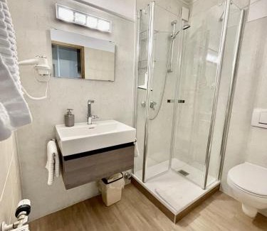 Eimelrod Apartment | Gasthof-Ferienwohnung Zur Zweere