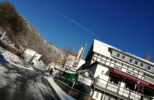 Sorpetal Hotel | Gasthof Zur Hohen Hunau
