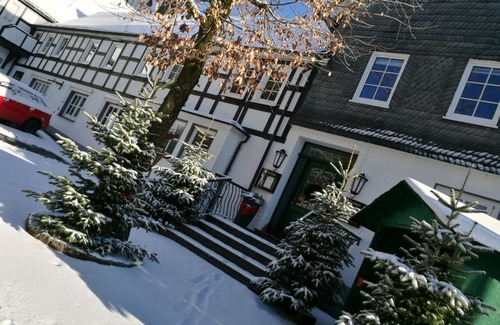 Sorpetal Hotel | Gasthof Zur Hohen Hunau