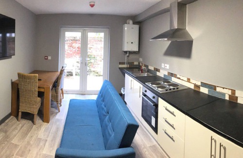 King's Lynn Cabin | Gate Lodge - Private En-suite rooms