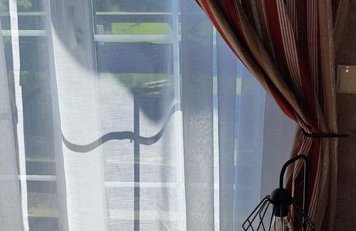 Gorki Mae House | Gate of the Mountains - Cottage Wolf