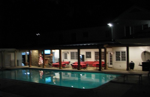 Murray Hill House | GATED 5 BR HOUSE ON 3 ACRES 2.5 MILES FROM MASTERS GOLF TOURNAMENT
