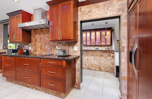 Northeast Miami Villa | Gated Private Acre 5BR4BA Tropical Villa w/Theater
