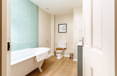 Worstead Cottage | Gatehouse North, Worstead Park
