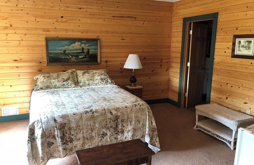 Thompsonville Bed & Breakfast | GatehouseBED and BREAKFAST one mile from Crystal Mountain Family SKI Resort