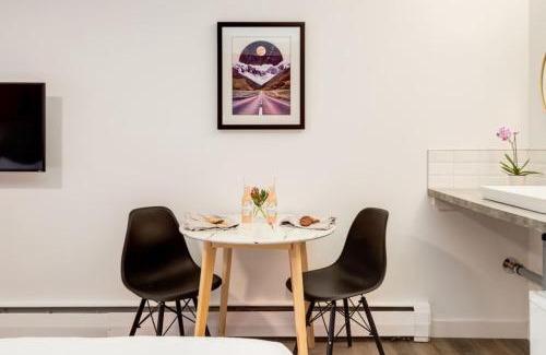 Harvie Heights House | Gateway Suites Rocky Mountains Private Double room close to Banff