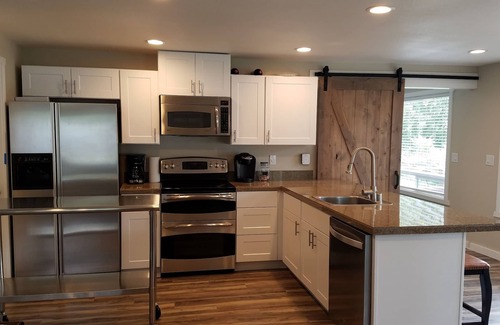 Eatonville House | Gateway to Mt. Rainier/Hiking/Scenic Railroad - Spacious Ohop Lake Cabin