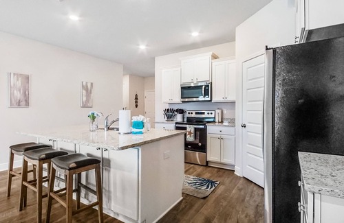 Upper Grand Lagoon House | Gateway to PCB with all King Beds Mins from Breaches and & More!