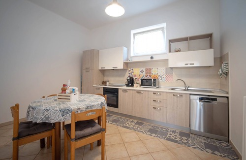 Cozzana House | Gateway to the Olives