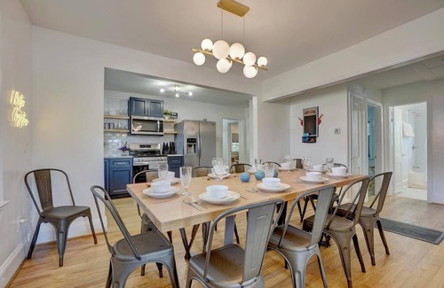 Downtown House | Gather! PingPong~6BR~PorchTV~Walk Dtwn~Pets~15+