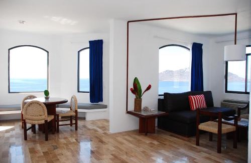 Zona Dorada Hotel | Gaviana Resort