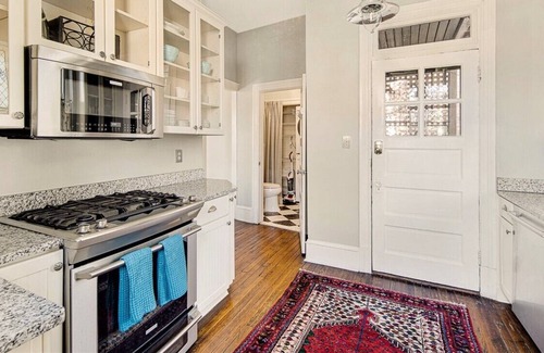 Stanton Park House | Gay Friendly Grand Corner Home 3 blocks to Cap