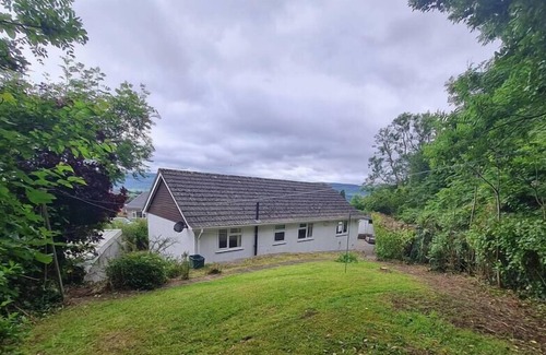 Merthyr Tydfil House | Delightful bungalow Nr Brecon Beacons & BPW