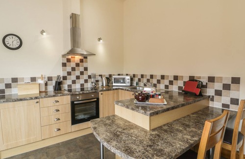 Thirsk Cottage | KITCHEN COTTAGE, romantic, with a garden in Thirsk