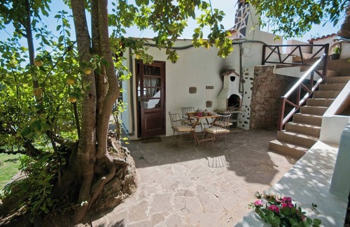 Fontanales Cottage | GC0003 Holiday cottage with shared pool in Fontanales