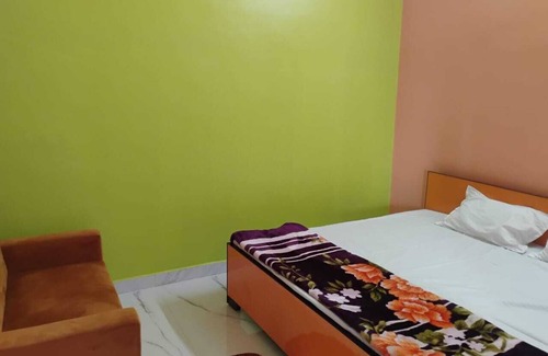 Faizabad House | Geeta Teerth Guest House