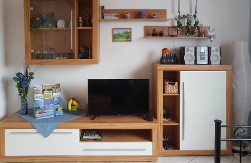 Schwanfeld Apartment | Gemütliche 60qm Ferienwohnung mit Terrasse, voll ausgestattete Küche