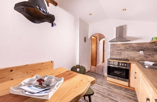 Oberschonau Apartment | Gemütliche Ferienwohnung Gotzenalm mit Hüttenflair