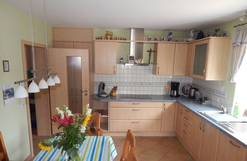 Kueps Apartment | Gemütliche FeWo (60m2) im EG mit kleinem Garten & Terrasse