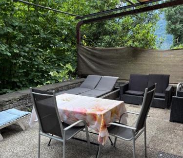 Biasca Apartment | Gemütliche Gartenwohnung im Tessin, 70 qm
